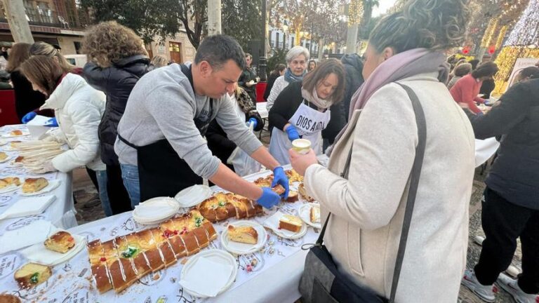 Un Roscón de Reyes de 130 metros para recuperar el claustro franciscano de Lucena