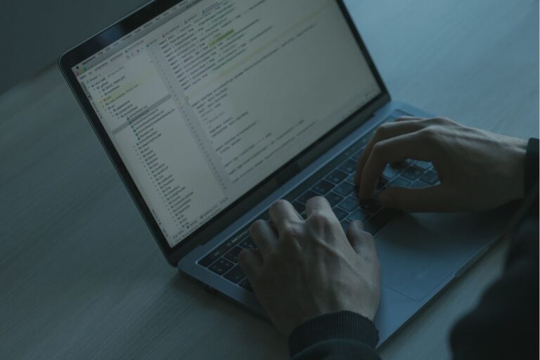 La ciberseguridad dentro de la oficina: cómo proteger una empresa durante las vacaciones