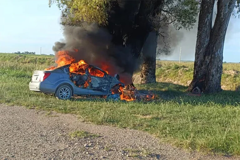 La degolló y se habría suicidado chocando el auto