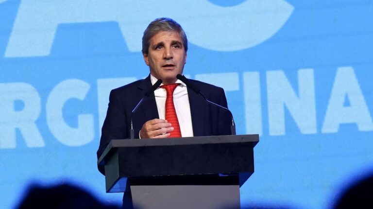 El Gobierno Nacional anunció la eliminación de impuestos para la compra de autos y motos