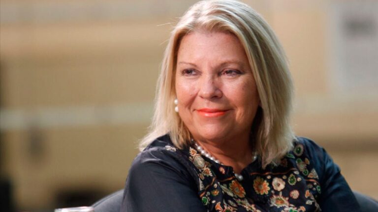 Elisa Carrió amenazó con llevarlo a Javier Milei a la Justicia por su discurso en Davos