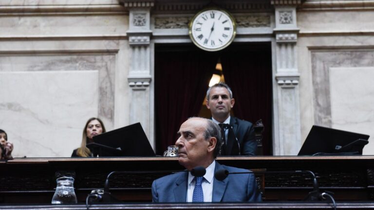 Escándalo en la presentación de Francos en Diputados: «Yo no me voy a ir», advirtió en medio de un griterío