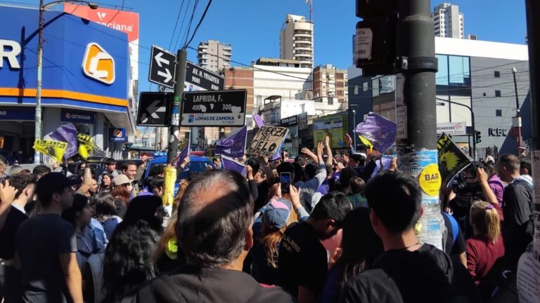 El intendente de Lomas de Zamora criticó a la caravana de Javier Milei: «Nada más casta que aparecer para una foto»