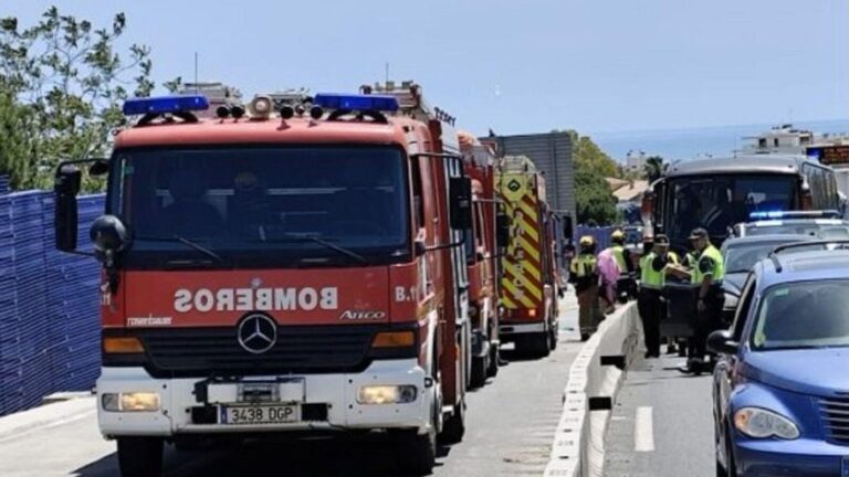 Muere un hombre y una mujer resulta herida en el incendio de un piso en Málaga