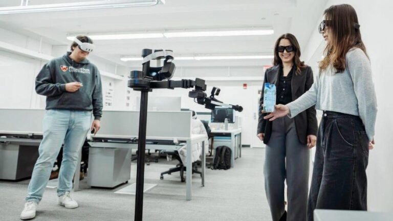 Una nueva tecnología rompe los límites de lo real: permite recibir objetos físicos que provienen de la realidad virtual