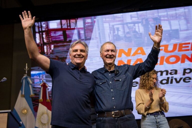 Juan Schiaretti lanzó su candidatura en Córdoba: Hoy un outsider aplica un ajuste cruel
