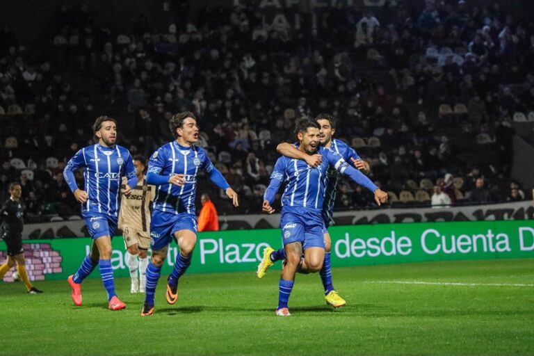 Épica bodeguera: Godoy Cruz, con diez, venció a Platense en un partido clave
