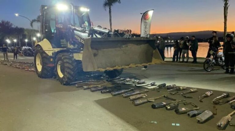 Carlos Paz: destruyeron cientos de escapes ilegales en la costanera