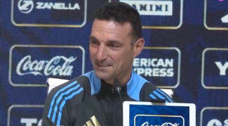 Scaloni se quebró al hablar de Messi y la conferencia terminó entre lágrimas