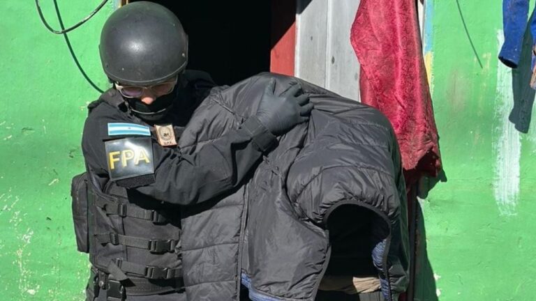 Intentó meter drogas a una cárcel, volvió a su casa y siguió vendiendo