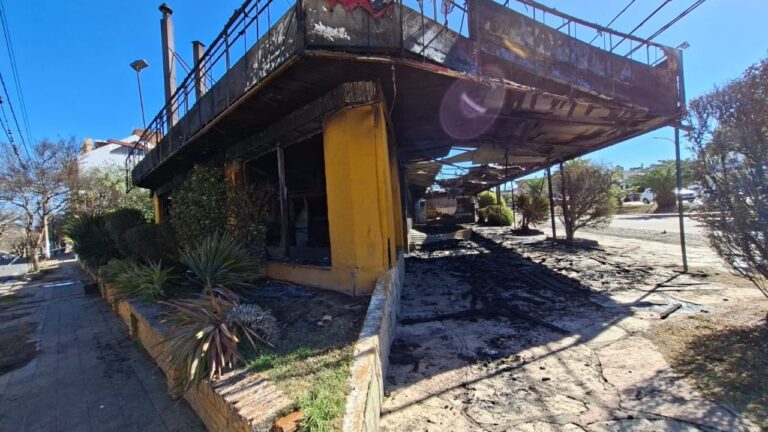 Carlos Paz: Se conoció cómo se habría originado el fuego en la pollería