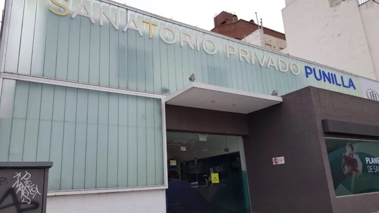 Los empleados del Sanatorio Punilla reclamaron el pago de sus salarios