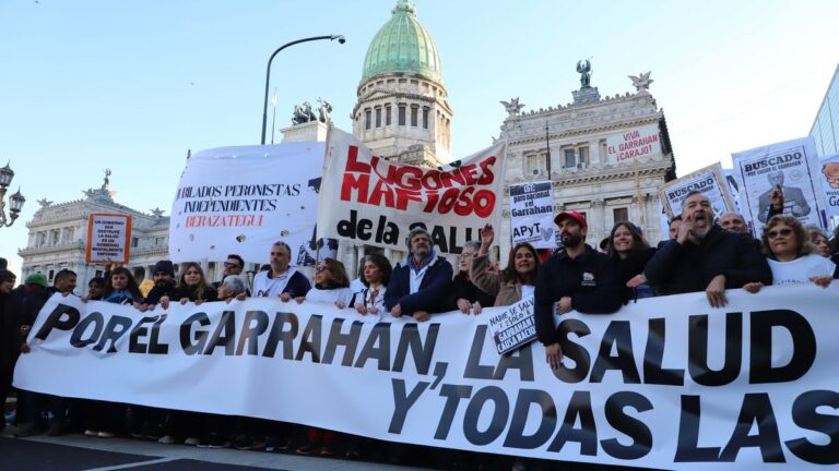 Jornada de movilizaciones tras los vetos Javier de Milei: paro nacional en las universidades y el Garrahan