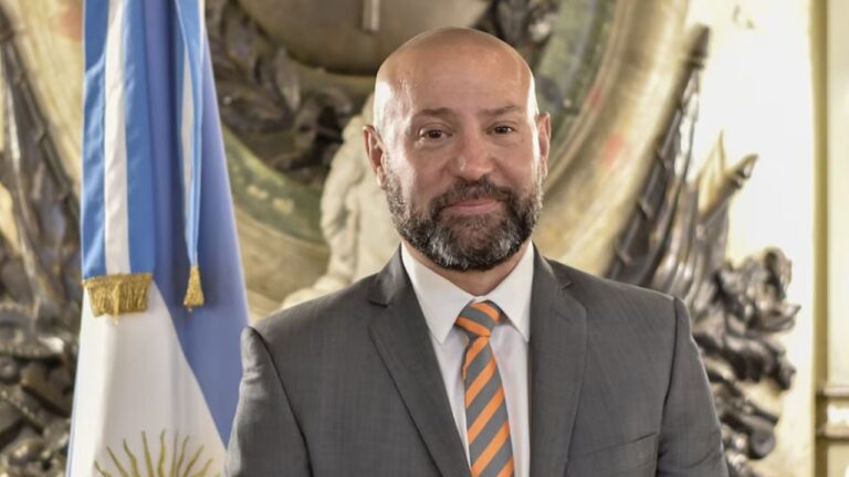 Allanaron propiedades de Spagnuolo y hallaron USD 80 mil sin declarar