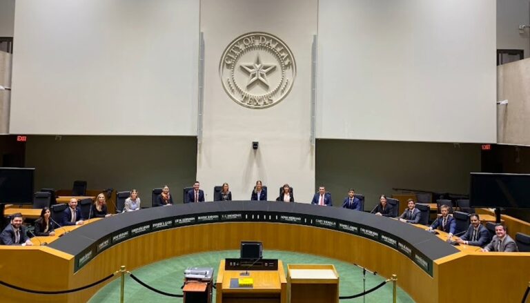 Convocan a jóvenes para competir por una beca a Estados Unidos: los requisitos