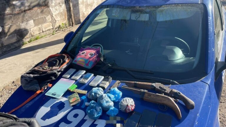 Recuperaron motos robadas y hallaron armas y drogas en un domicilio