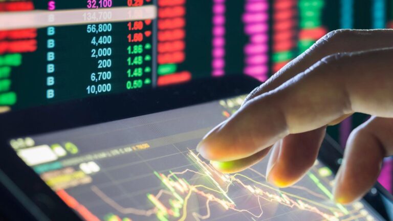 En qué invertir, según ChatGPT: la asesoría de la Inteligencia Artificial gana terreno en el mercado