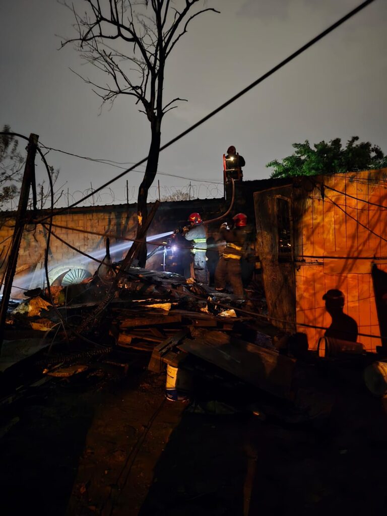 Siete personas fueron asistidas tras el incendio de tres casas en Córdoba