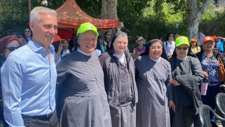 Carlos Paz rindió homenaje a la Madre María del Tránsito Cabanillas en Playa Esmeralda