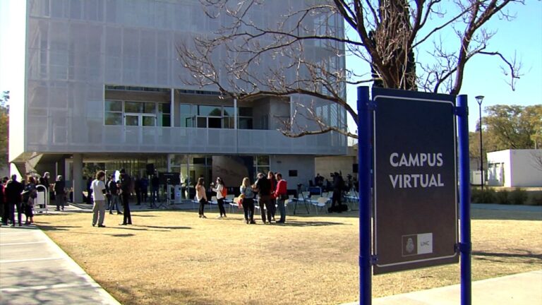 Un estudiante universitario necesita más de $900 mil por mes