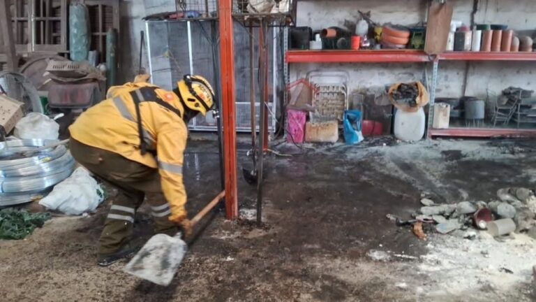 Fuego y daños materiales en una forrajería de San José de la Dormida