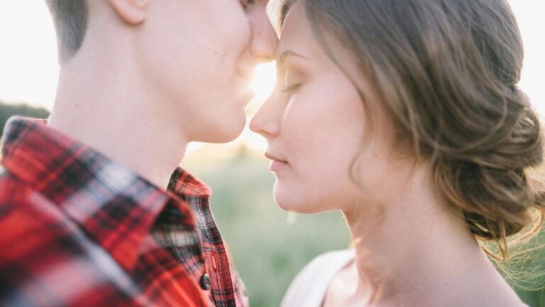 Los tres signos del zodíaco que necesitan enamorarse para sentirse vivos