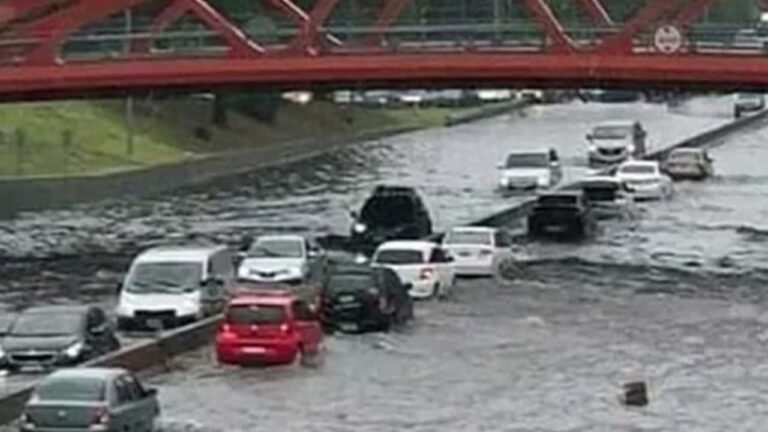 Inundaciones en AMBA: barrios anegados y miles de usuarios sin luz