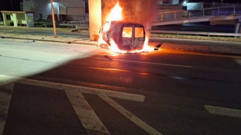 Se habría quedado dormido el hombre que murió calcinado en su vehículo