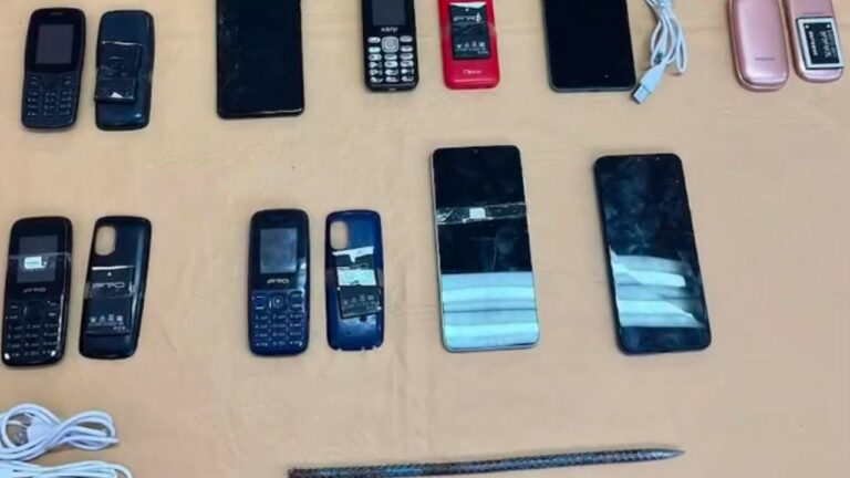 Detienen a cinco personas por estafas y extorsiones desde la cárcel de Cruz del Eje