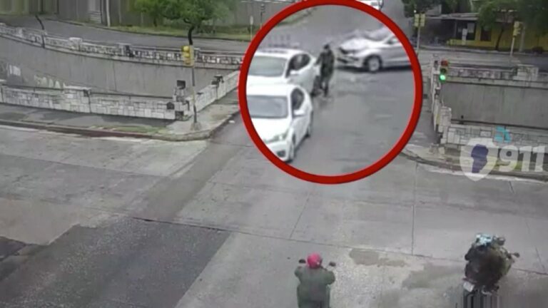 Un hombre quiso abrir un auto en el semáforo y lo interceptaron a metros del lugar