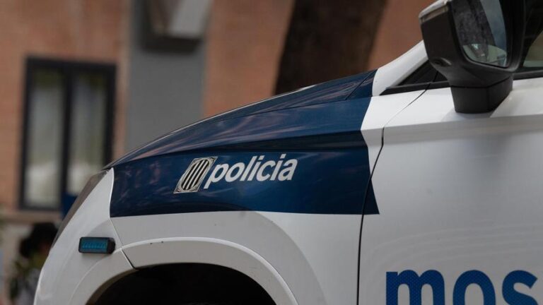 Un hombre mata a su padre en Barcelona e intenta suicidarse en el Metro