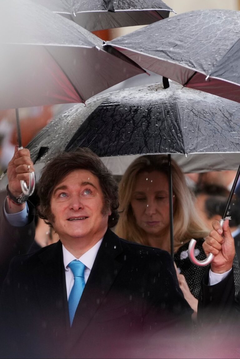 Milei apaga el Consejo de Mayo furioso por la revelación de LPO sobre el plan educativo de Rocca