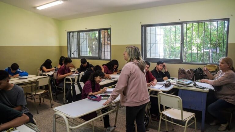 Escuela rural de Córdoba recibió elogios por el cambio que produjo la conexión satelital