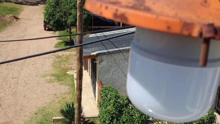 La Comuna de San Roque trabaja en la reparación de la luminaria pública