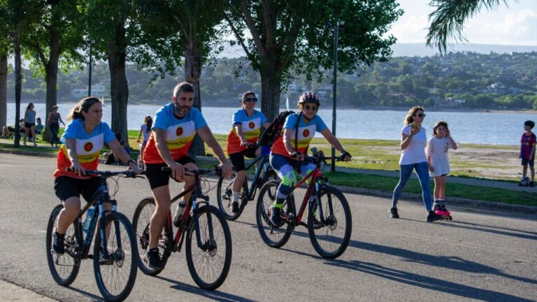 Las mejores postales: aventura en dos ruedas en la costanera del San Roque