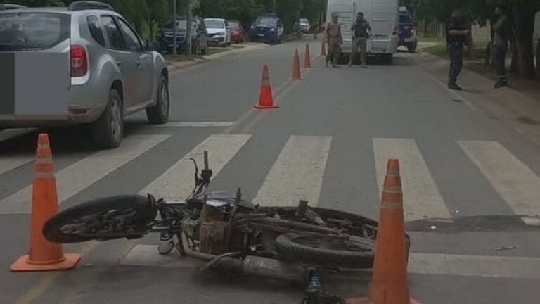 Choque en Camino a 60 Cuadras dejó a un motociclista con heridas graves