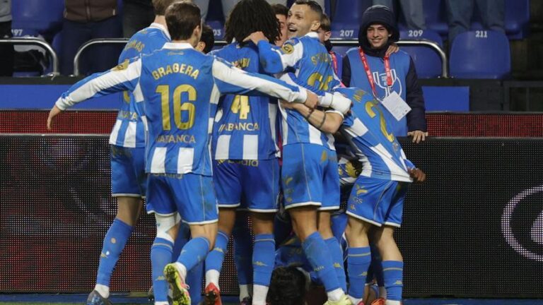 El Deportivoda la sorpresa en una eliminatoria de la Copa del Rey con victoria del Barcelona y respiro para la Real Sociedad