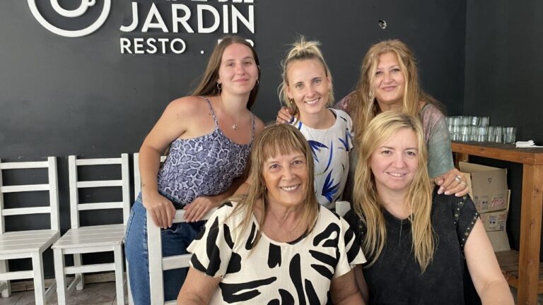 Café del Jardín despidió el año con un almuerzo junto a sus clientes