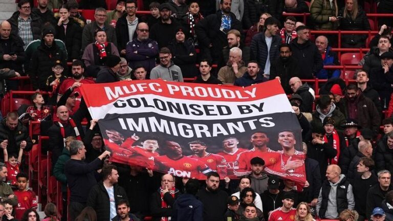 La afición del Manchester United responde a Ratcliffe, su propietario: «Orgullosamente colonizados por inmigrantes»