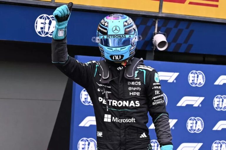 Mercedes manda en Australia: Russell logra la pole y Antonelli completa el 1-2