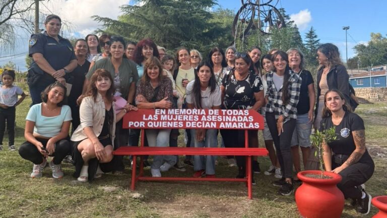 Emotivo homenaje por el Día Internacional de la Mujer en Cabalango