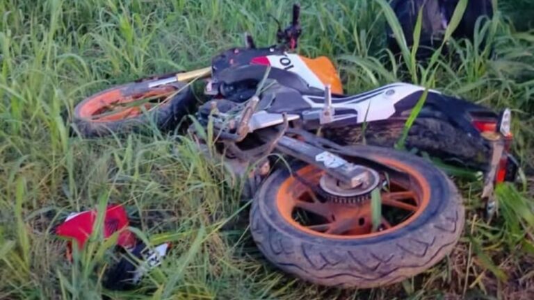 Joven perdió el control de la moto en un camino rural de Marull
