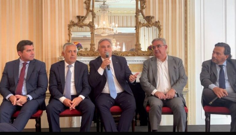 Martín Llaryora desde Nueva York: En Argentina existen políticas que no se deben alterar»