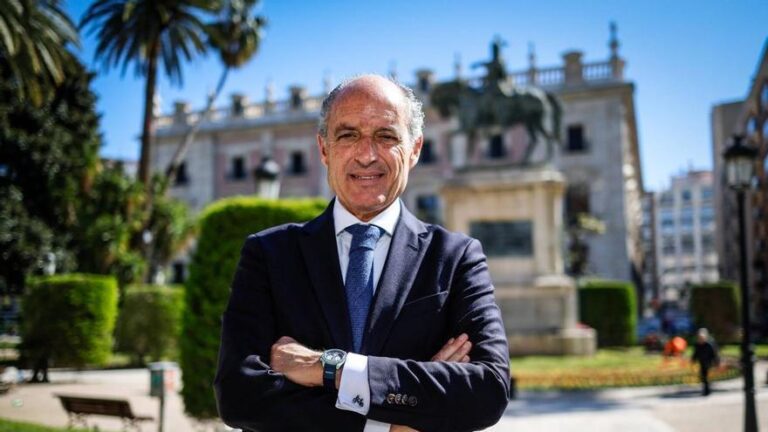 Camps: «Me veo capaz de ganar al aparato del PPCV en un congreso»