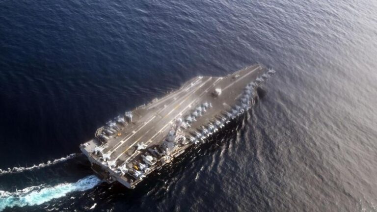 El portaaviones estadounidense ‘USS Gerald Ford’ regresa a puerto para reparaciones urgentes