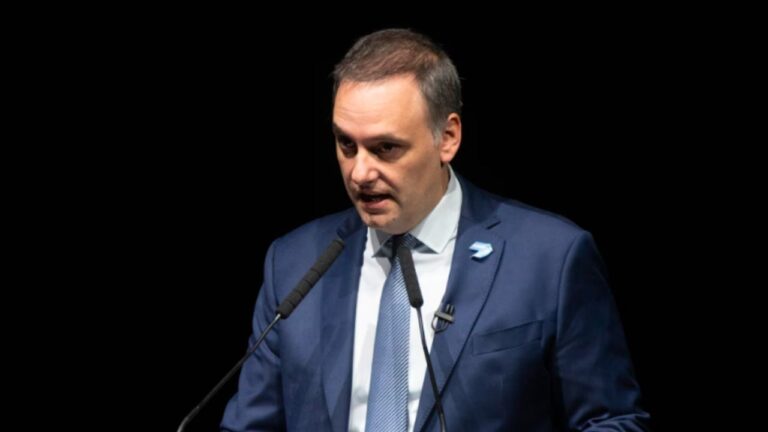 Manuel Adorni retomará este miércoles las conferencias de prensa