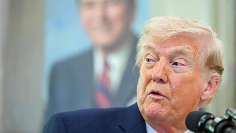 Trump advierte a Irán que acepte la derrota «antes de que sea demasiado tarde»