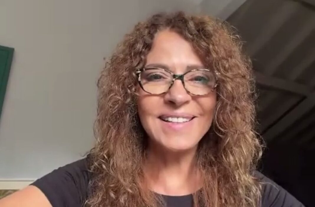 Patricia Sosa en el escenario durante un concierto