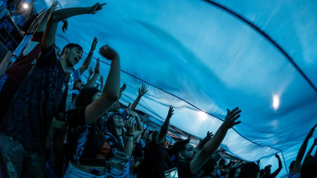 Jugadores de Belgrano de Córdoba durante un partido en el estadio Gigante de Alberdi.