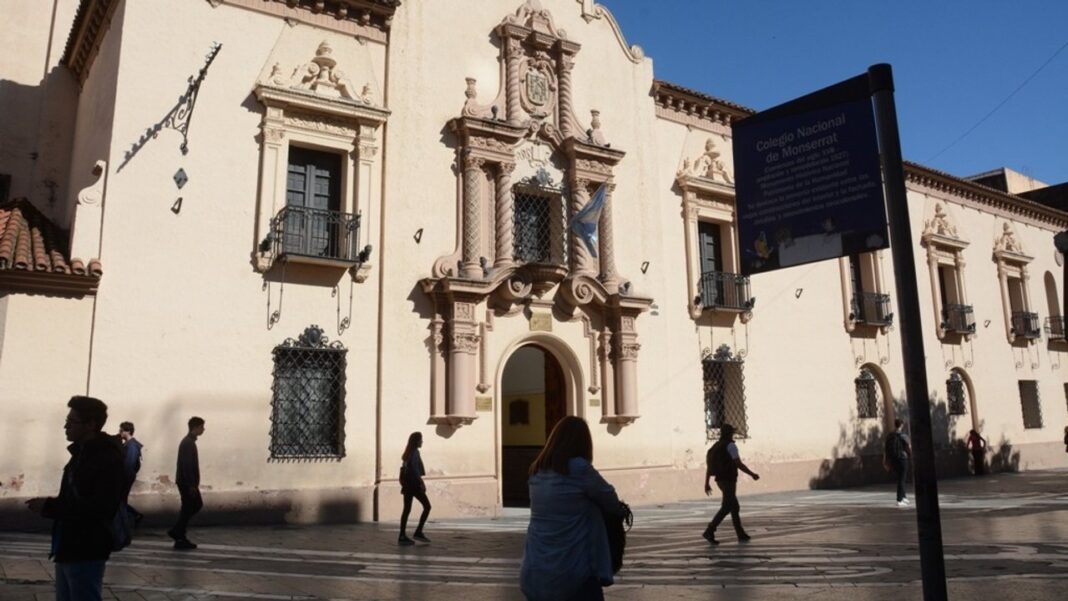 Fachada del Colegio Nacional de Monserrat en Córdoba